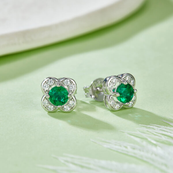 Round Bred Emerald S925 Silver Plated White Gold Earrings (BZH45S)