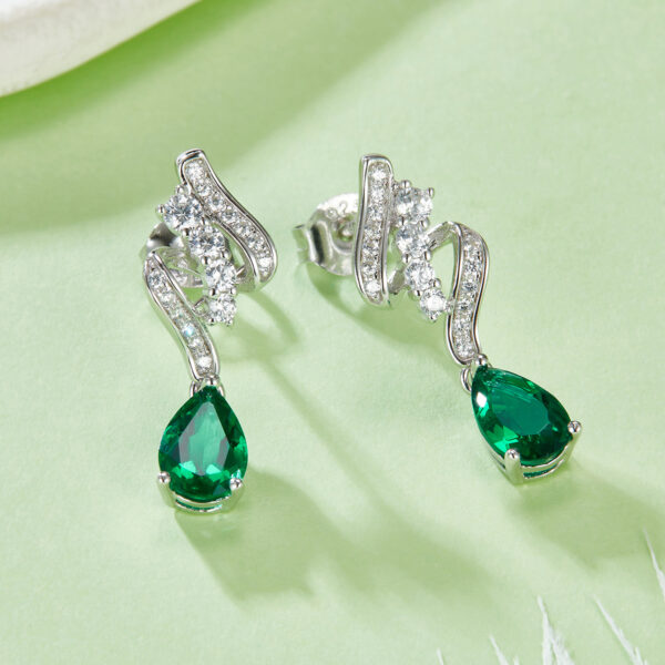 Pear-shaped lab-grown emerald S925 silver plated white gold earrings (BZH49S)