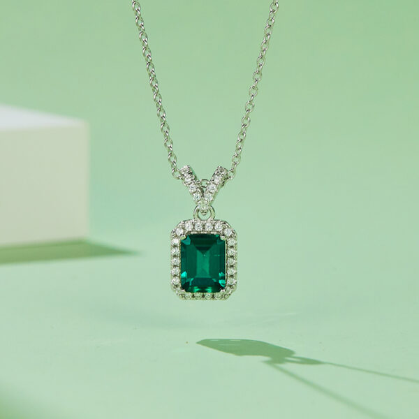 Baguette lab-grown emerald necklace (BZH01O) - Image 3