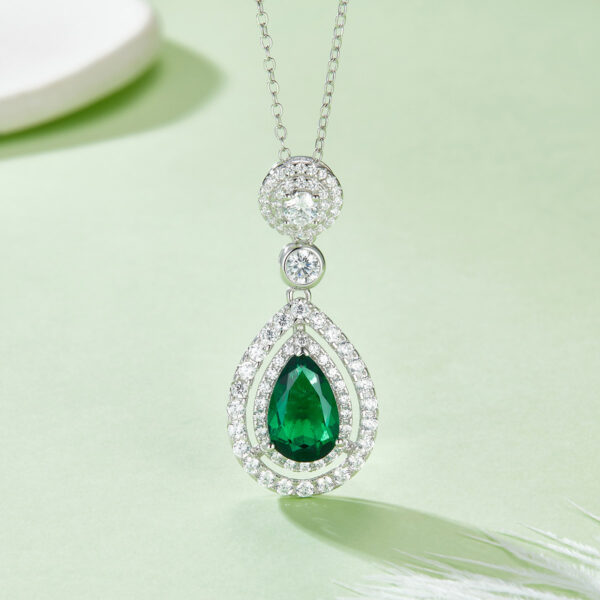 Pear shaped lab-grown emerald S925 silver-plated white gold necklace (BZH119O)